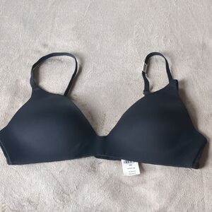 NWT PINK Victoria's Secret Wireless Adjustable Black Bra 34C